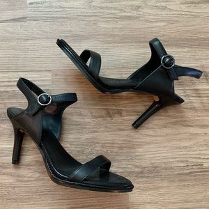 New Vince Camut Lynona Black Sandal Size 8